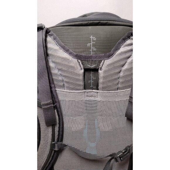 Thule Capstone 32 Liter Backpack Men's Fit Grey with DSLR Camera Holster - Picture 4 of 15